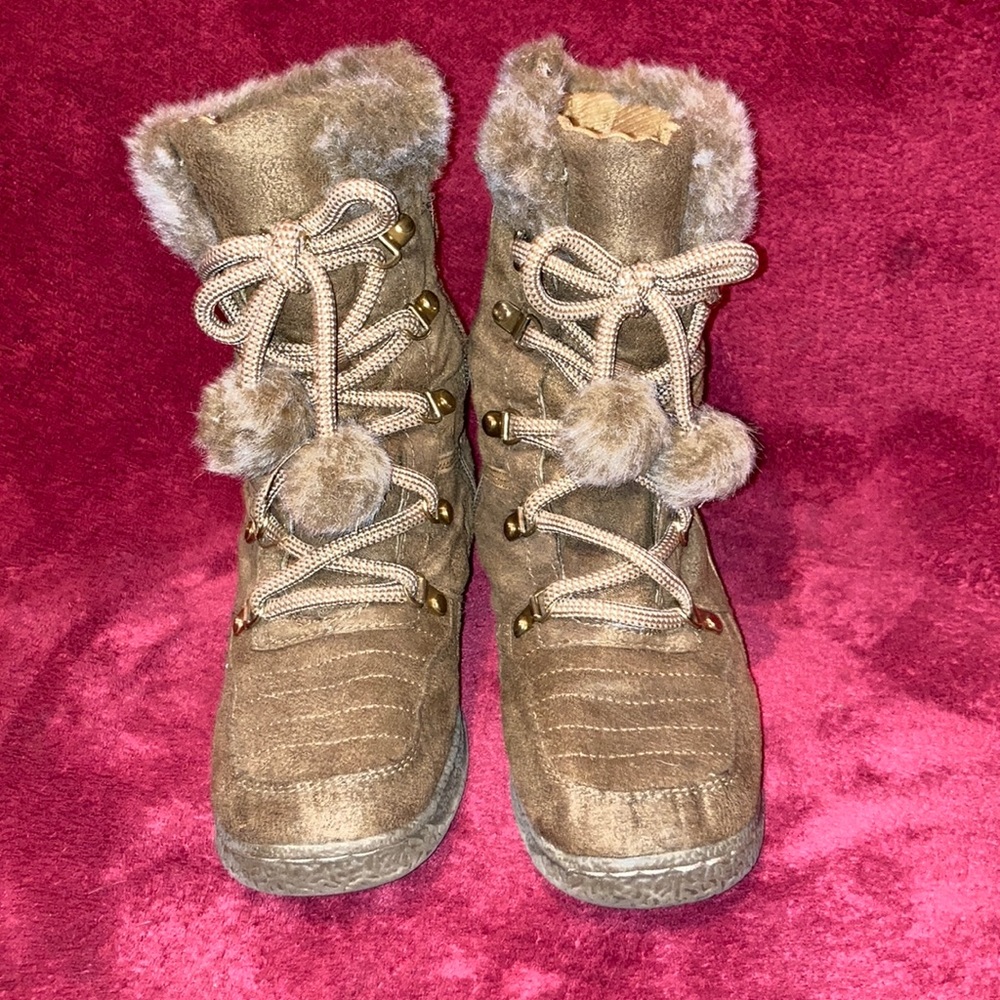 Brown boots size 4